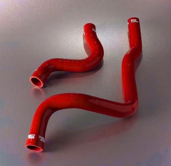 Samco Volvo 850T5/850T5R/S70T5/V70T5  96-00 
 2-teiliges Kühlwasser-Schlauchkit rot